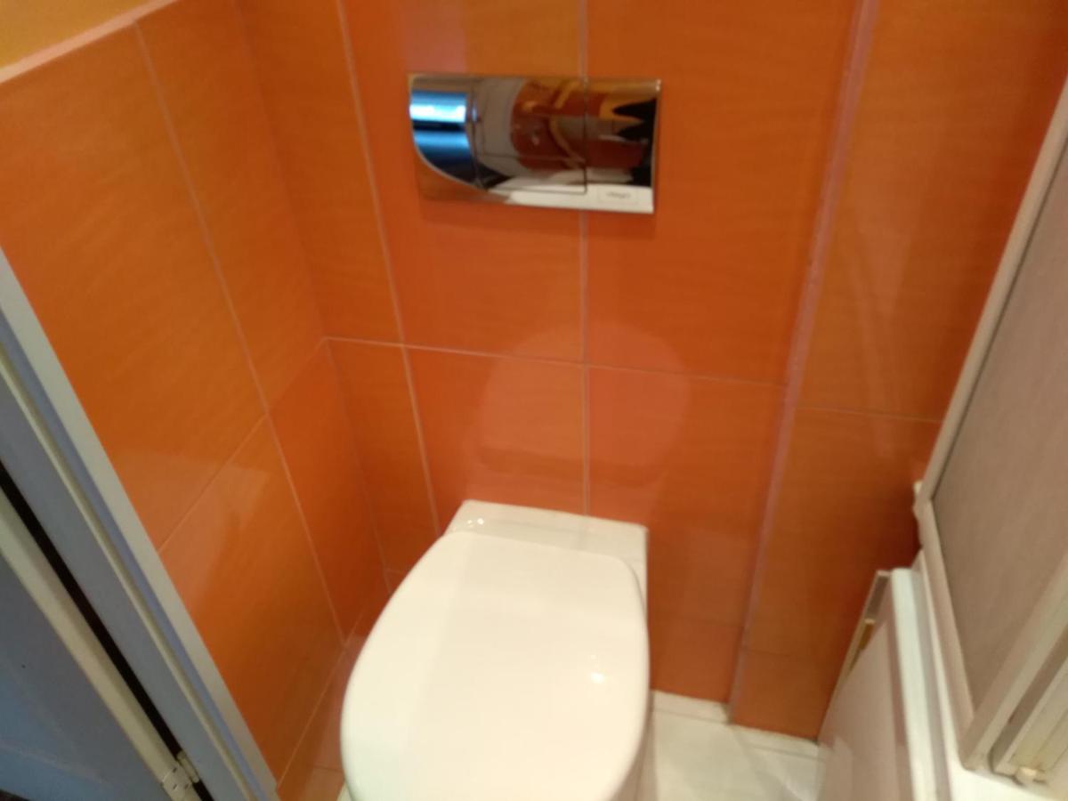 Brivibas 25 Apartamenti Βέντσπιλς Εξωτερικό φωτογραφία